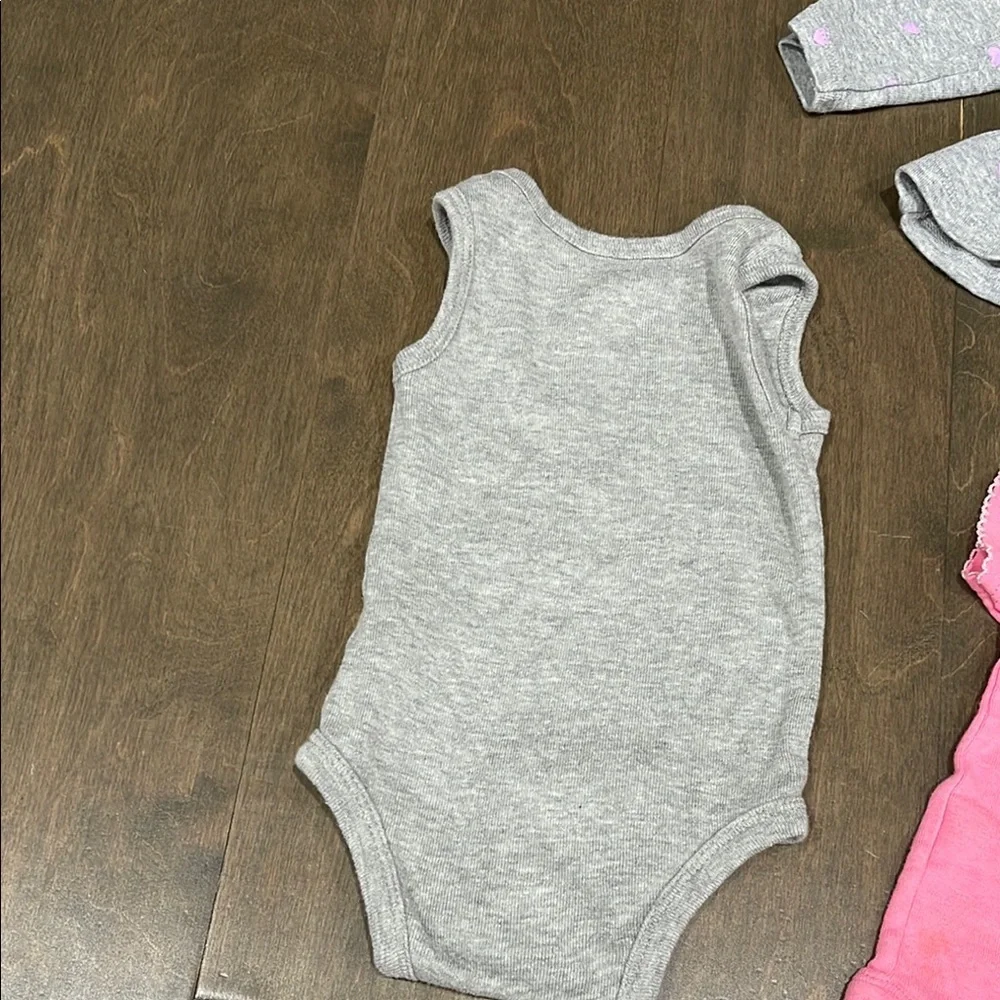 3Pc nb-3m onesies pre-loved condition